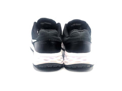 Nike Revolution 6