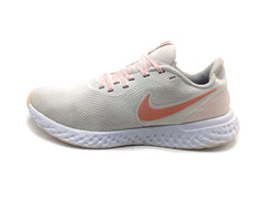 Nike Revolution 5