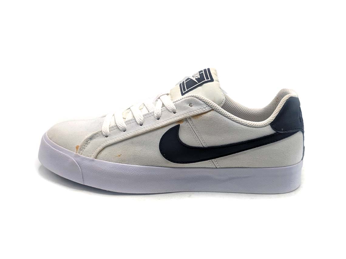 Nike Court Royale