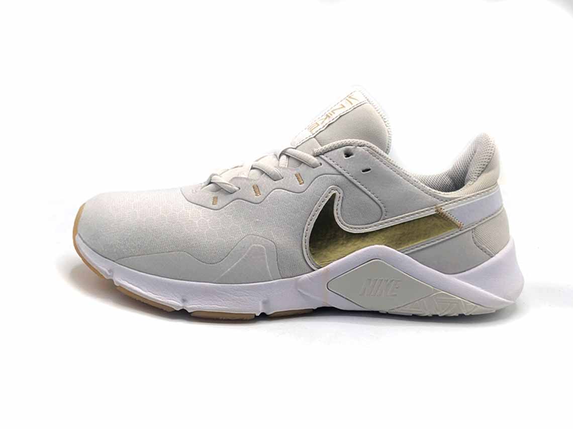 Nike Legend Essential 2