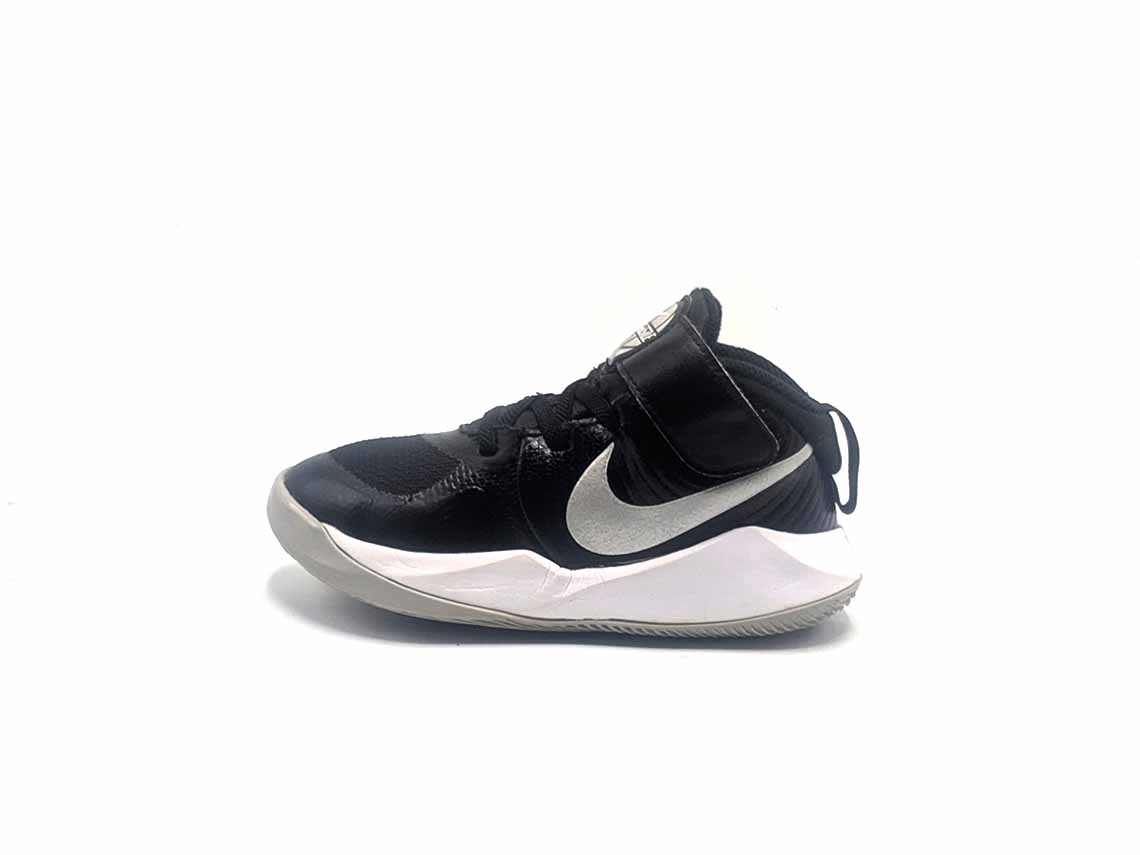 Nike Team Hustle D 9