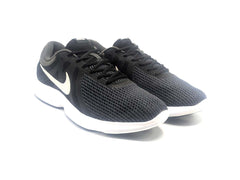 Nike Revolution 4