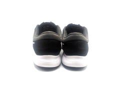 Nike Revolution 4