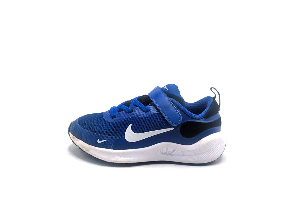 Nike Revolution 7