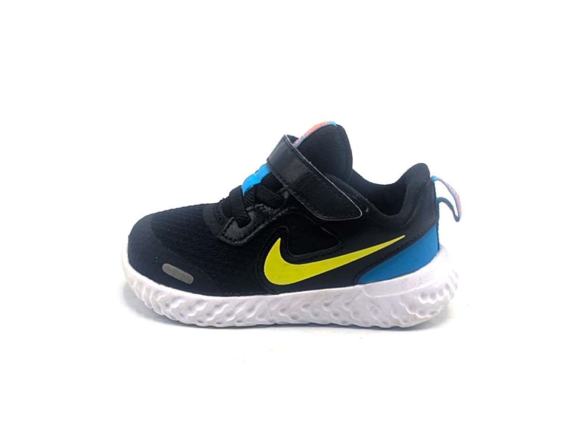 Nike Revolution 5
