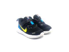 Nike Revolution 5