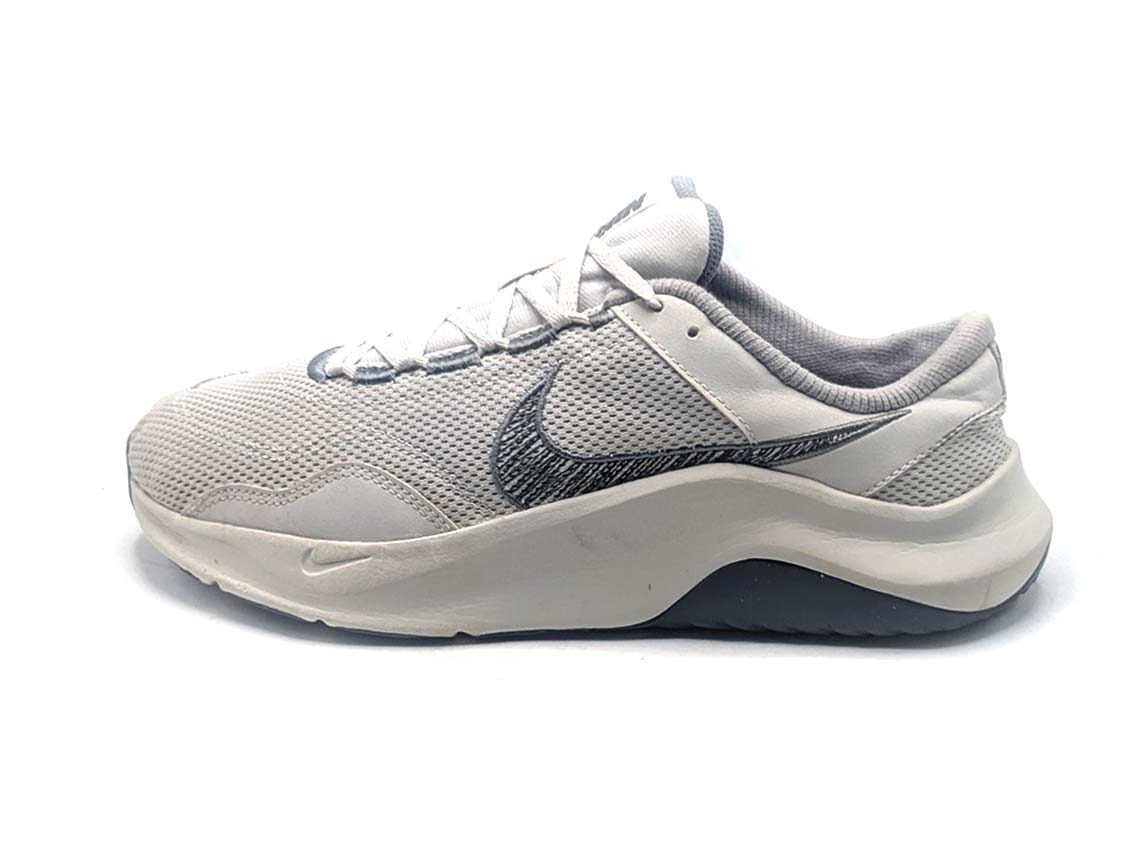 Nike Legend Essential 3