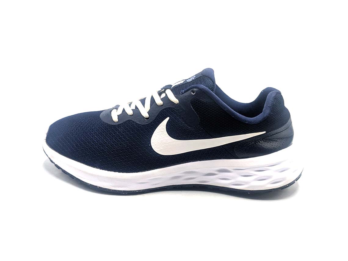 Nike Revolution 6