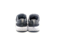 Nike Revolution 5