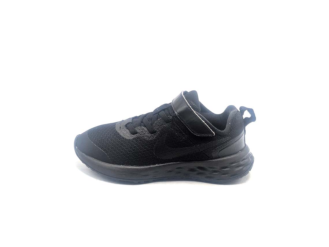 Nike Revolution 6