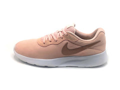 Nike Tanjun