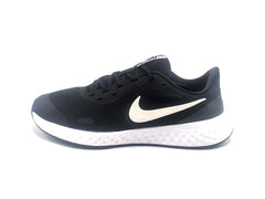 Nike Revolution 5
