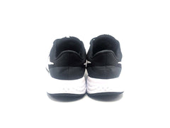 Nike Revolution 5