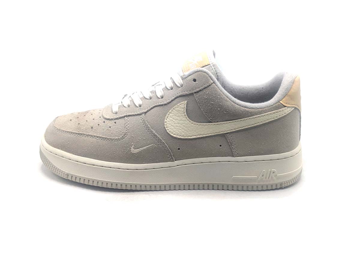 Nike Air Force 1 _ Suede