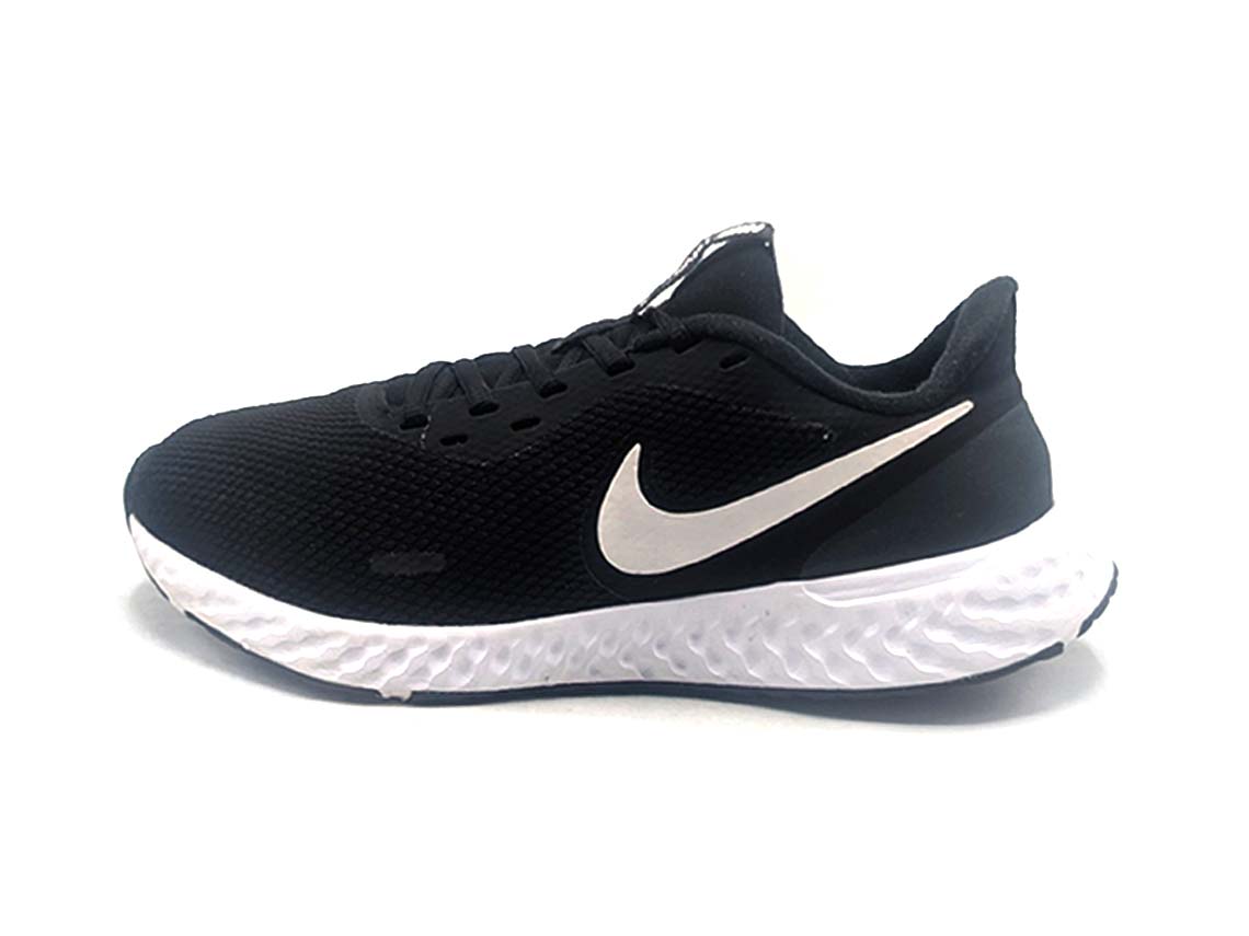 Nike Revolution 5
