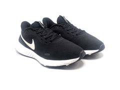 Nike Revolution 5