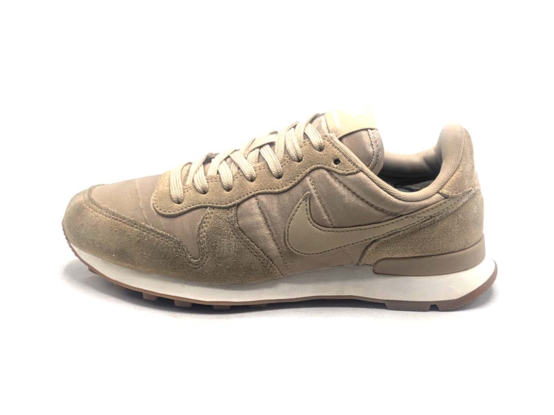 Nike Internationalist