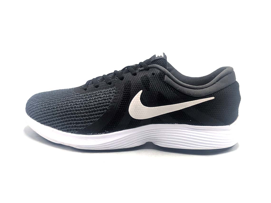 Nike Revolution 4
