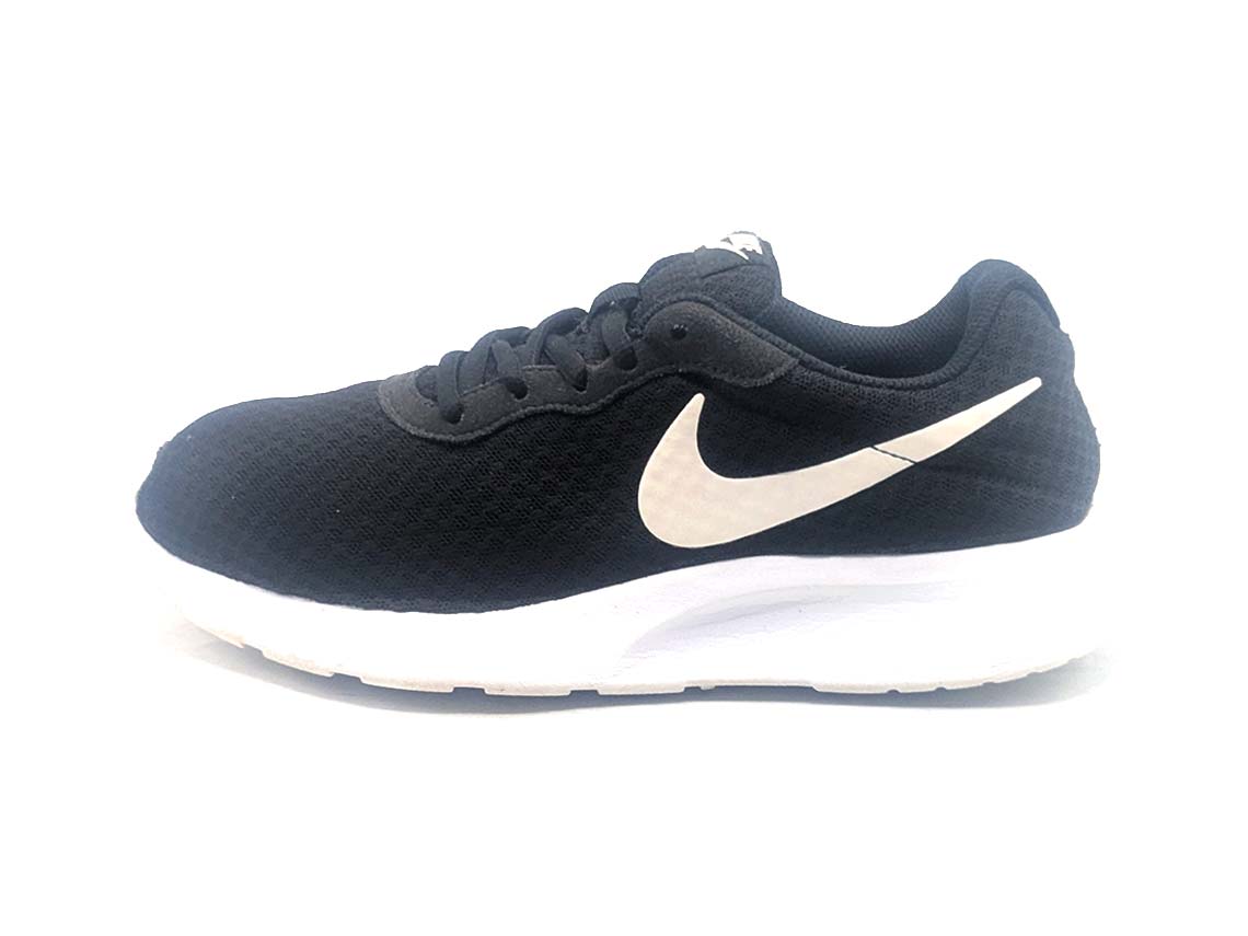 Nike Tanjun