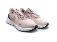 Nike Revolution 5
