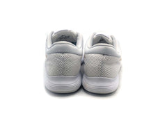 Nike Revolution 4