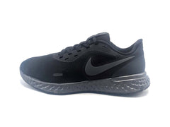 Nike Revolution 5