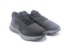 Nike Revolution 5