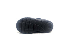 Under Armour Assert 9