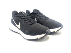 Nike Revolution 5