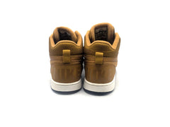 Nike Court Borough Mid