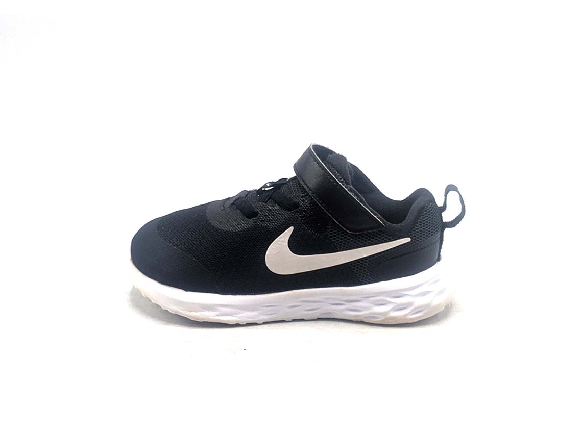 Nike Revolution 6