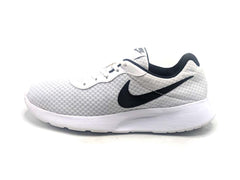 Nike Tanjun