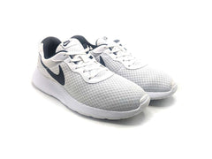 Nike Tanjun