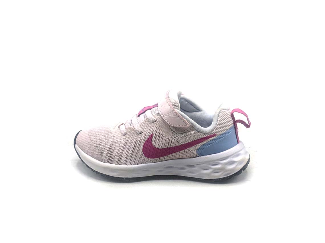 Nike Revolution 6