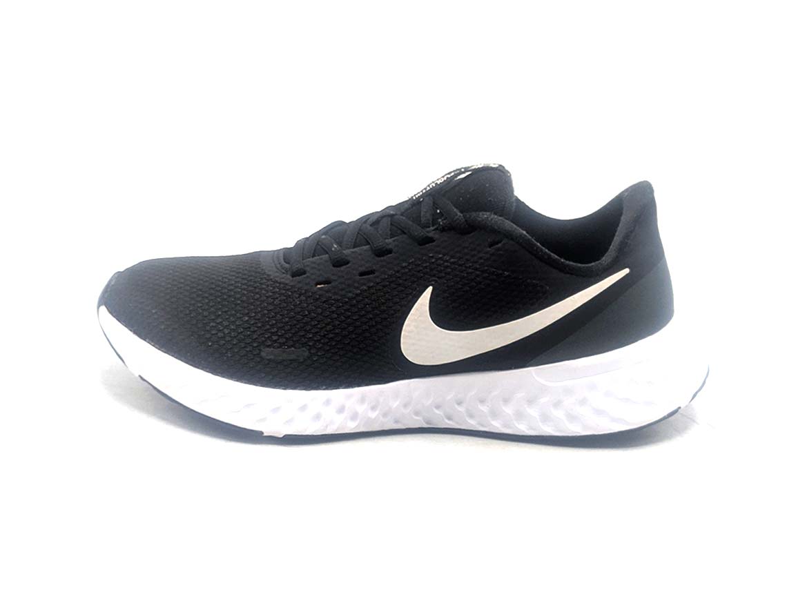 Nike Revolution 5