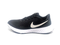 Nike Revolution 5