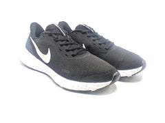 Nike Revolution 5