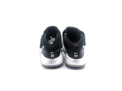 Nike Team Hustle D9