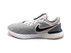 Nike Revolution 5