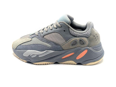 Adidas Yeezy Boost 700