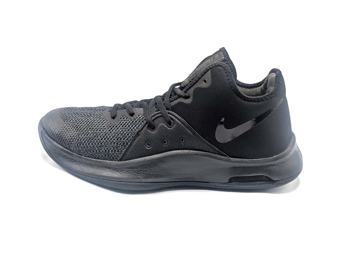 Nike Air Versitile III