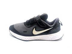 Nike Revolution 5