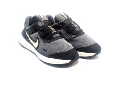 Nike Revolution 5