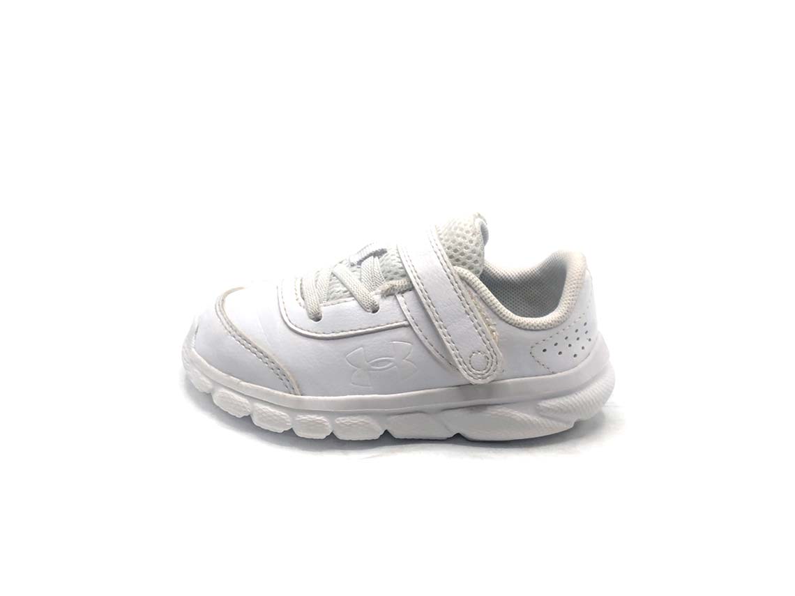 Under Armour Assert 8