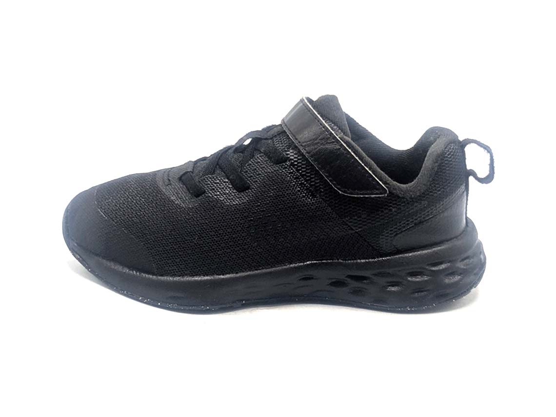 Nike Revolution 6