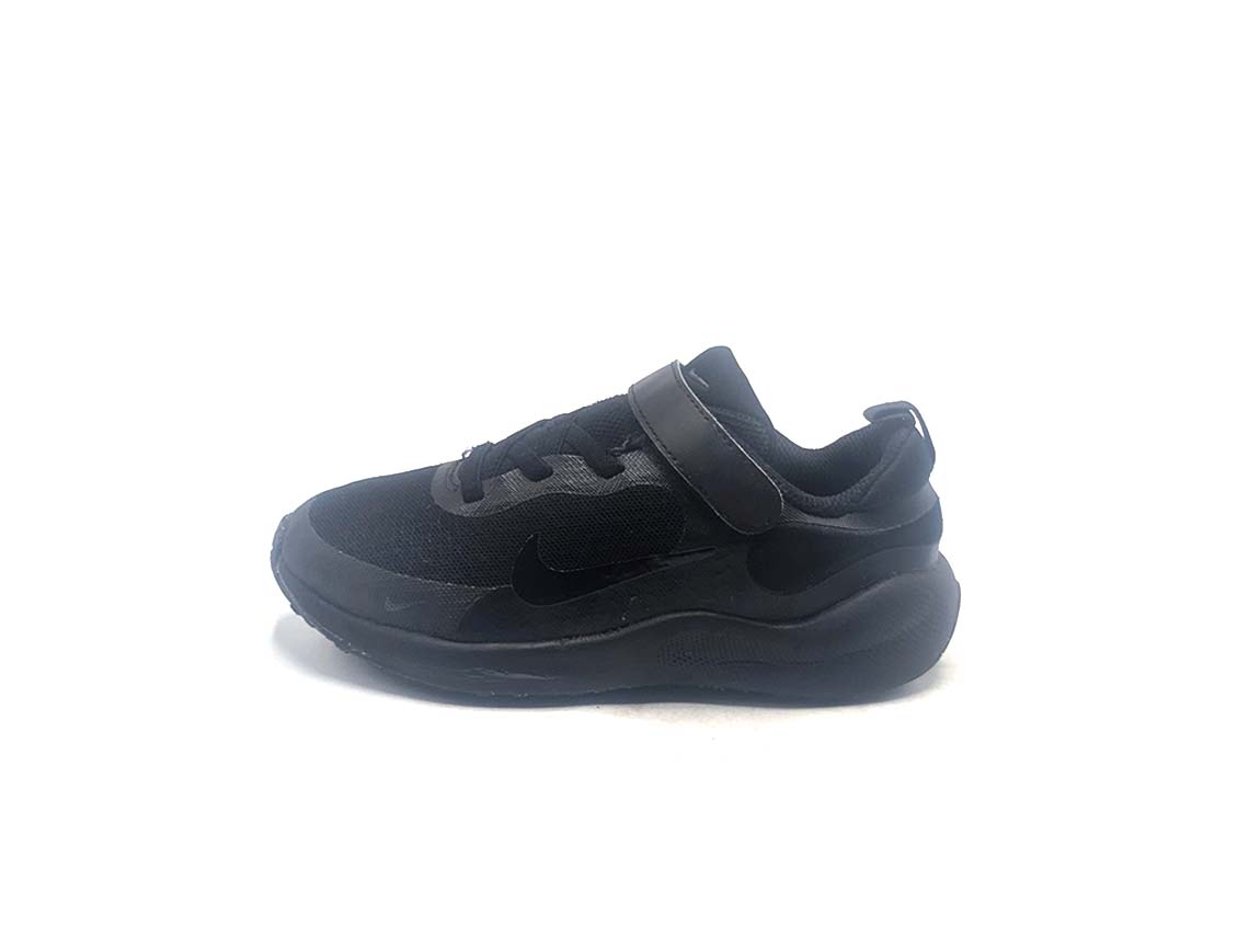 Nike Revolution 7