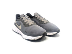Nike Revolution 5