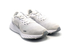Nike Revolution 5