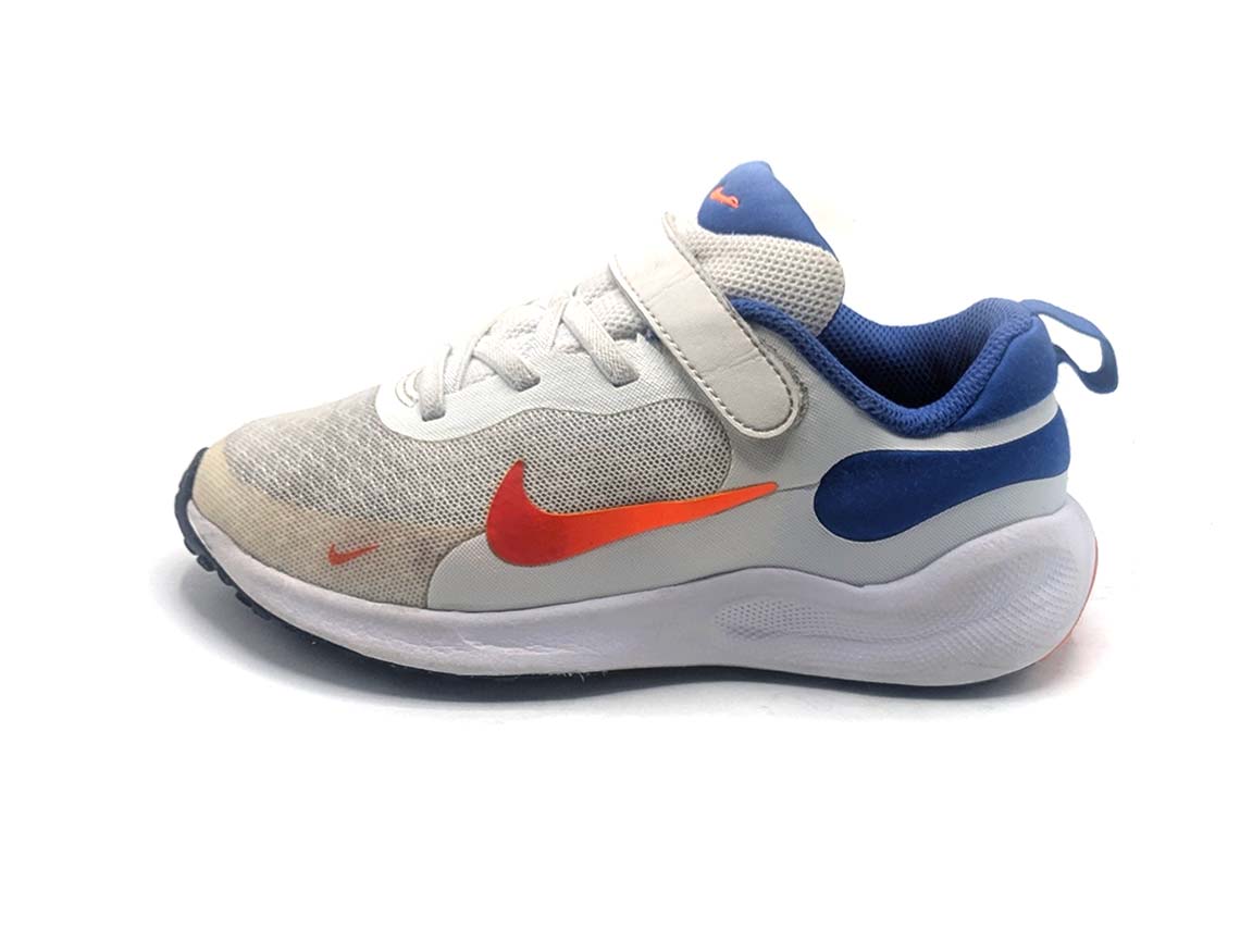 Nike Revolution 7