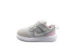 Nike Revolution 5